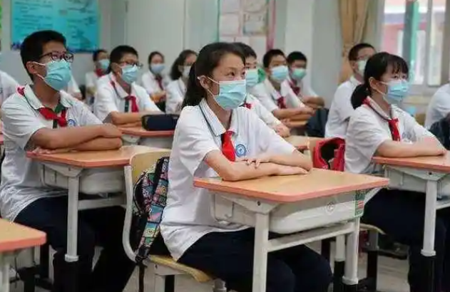 设定鸿沟强化规范能够让孩子在很小的时分就学会管理时刻和心情